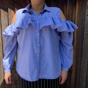 Blush women’s plus size cold shoulder top.     (C)